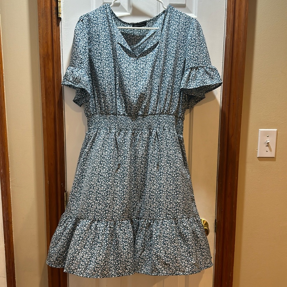 ▪️PRETTYGARDEN Summer Dress Casual Short Sleeve Tie V Neck Ruffle Mini Dress